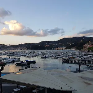 https://vittoria.hotelitalianriviera.com