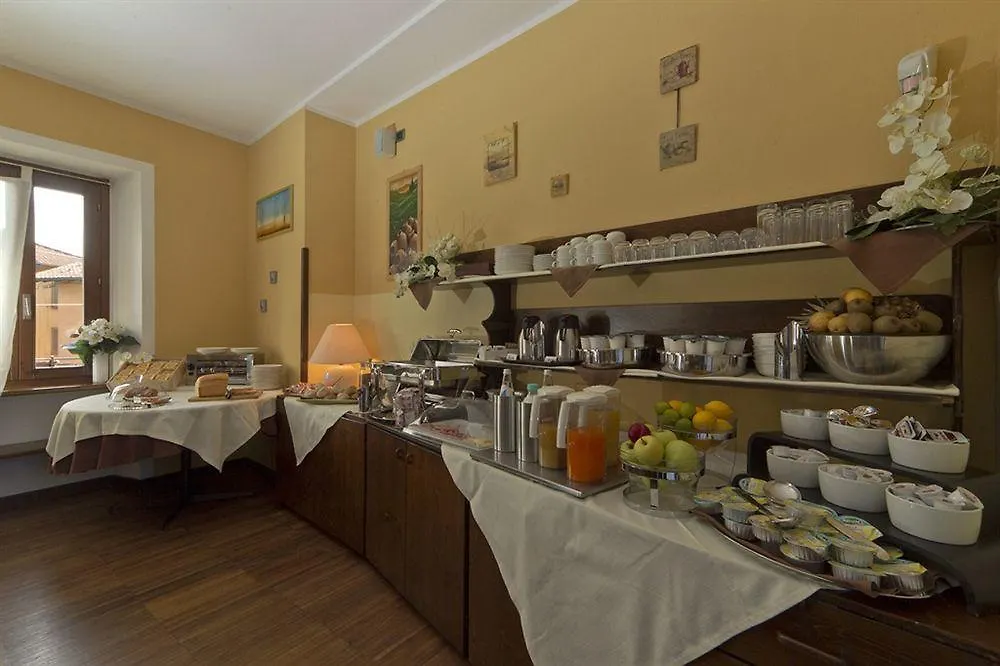 Hotel La Locanda Cadrezzate 3*,  Italy