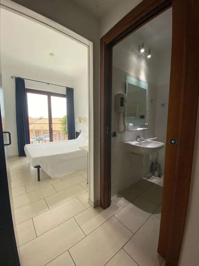 Hotel La Locanda Cadrezzate 3*,  Italy