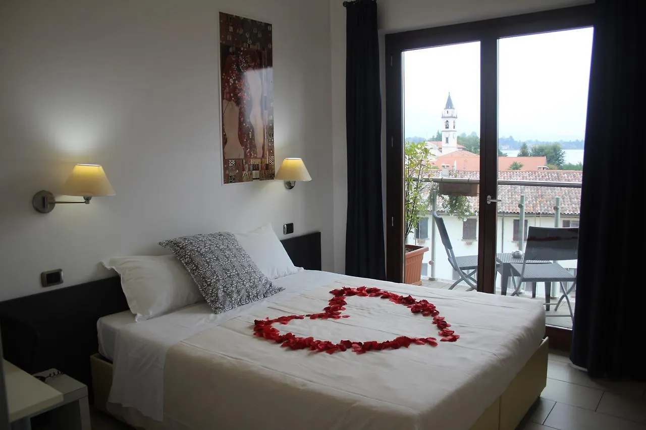Hotel La Locanda Cadrezzate 3*,  Italy